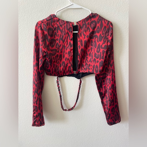 Zara red and black cheetah cropped long sleeve blouse with wrap waist - Picture 3 of 5
